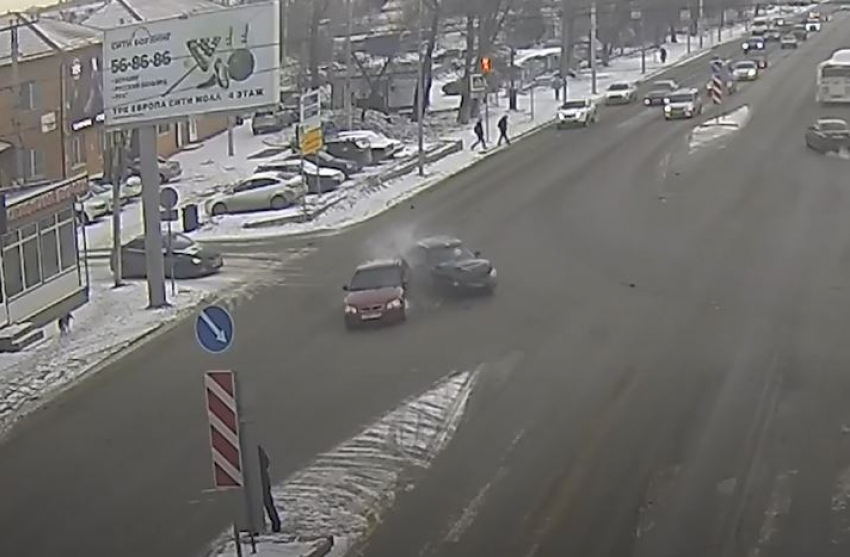 В авариях в Волгоградской области пострадали 6 человек и задержаны 13 пьяных водителей: видео ДТП