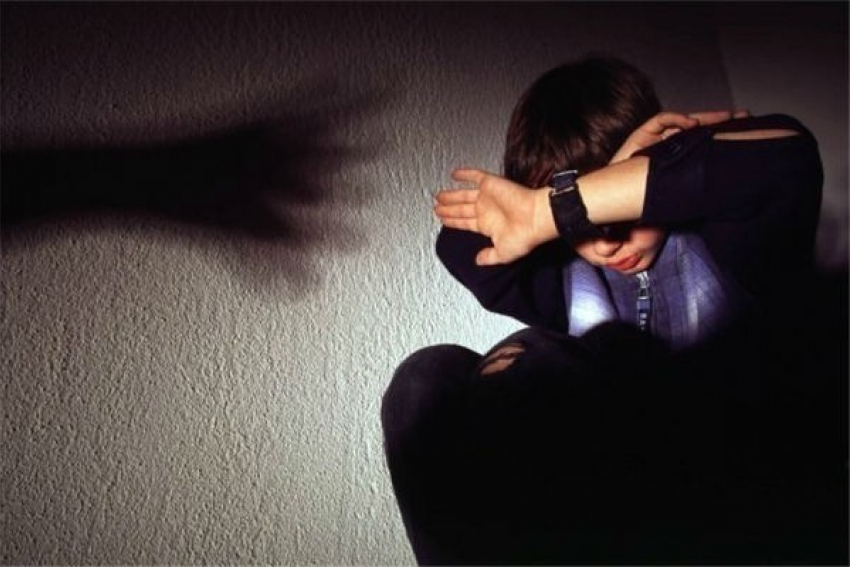 В Волгограде 24-летний педофил дважды изнасиловал 17-летнего подростка 