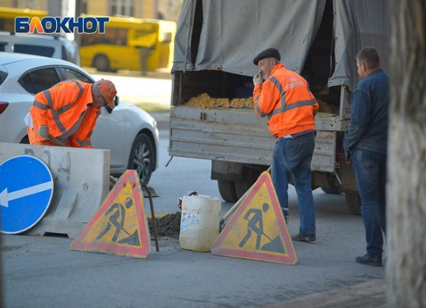 За 13 млн рублей отремонтируют шесть дорог внутри дворов на юге Волгограда