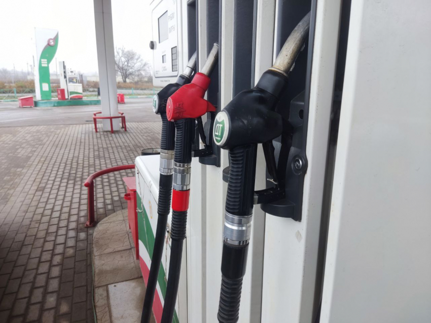 Цены на бензин сделали скачок к весне в Волгограде 