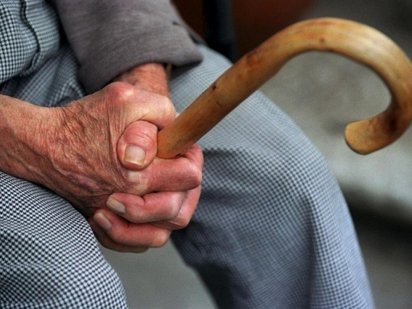 За сутки житель юга Волгограда «прогулял» 150 тысяч рублей 72-летнего пенсионера 