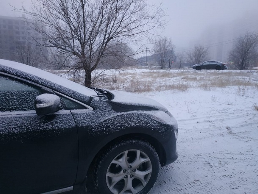 Снег и похолодание пришли в Волгоград