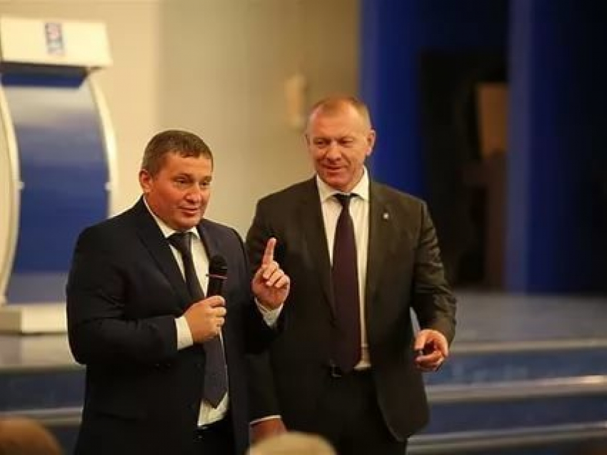 Губернатор Андрей Бочаров бросил все и уехал в Урюпинск