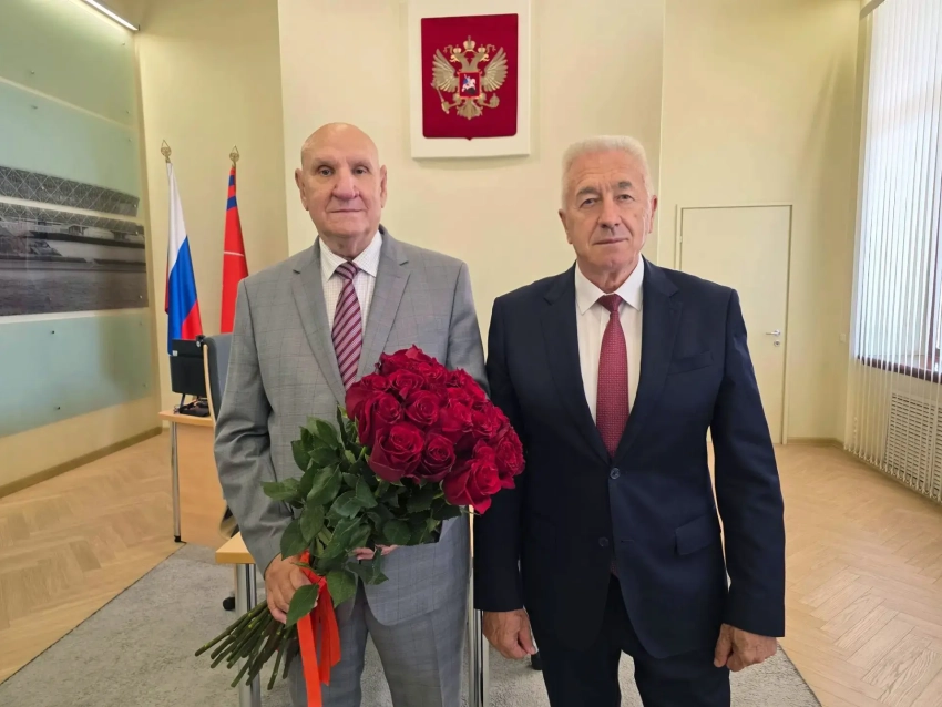Юбилей отмечает известный волгоградский коммунист Алексей Буров 