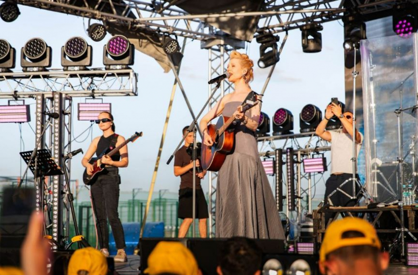 Звезда 2000-х Юта «зажгла» в патриотическом лагере под Волгоградом 