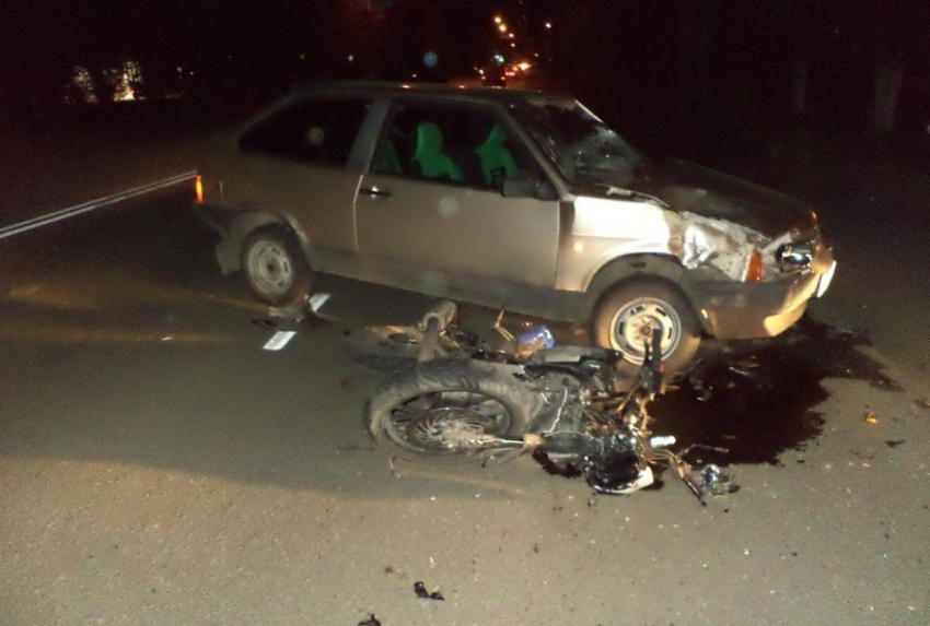 Под Волгоградом в ДТП с «восьмеркой» погиб 17-летний водитель мопеда