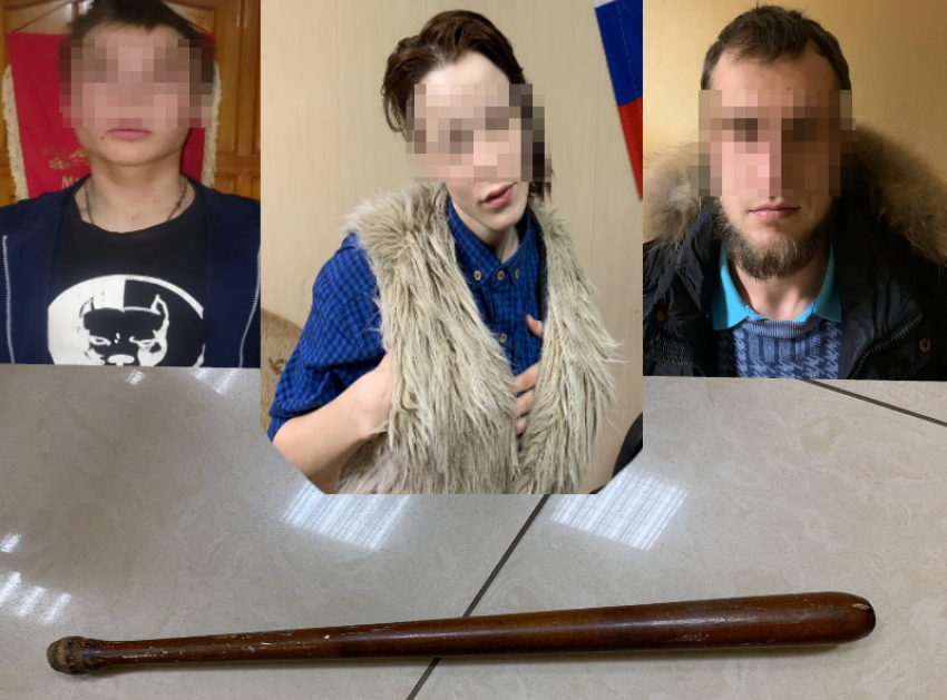  Двое подростков в Волгограде переломали руки знакомому и забрали телефон