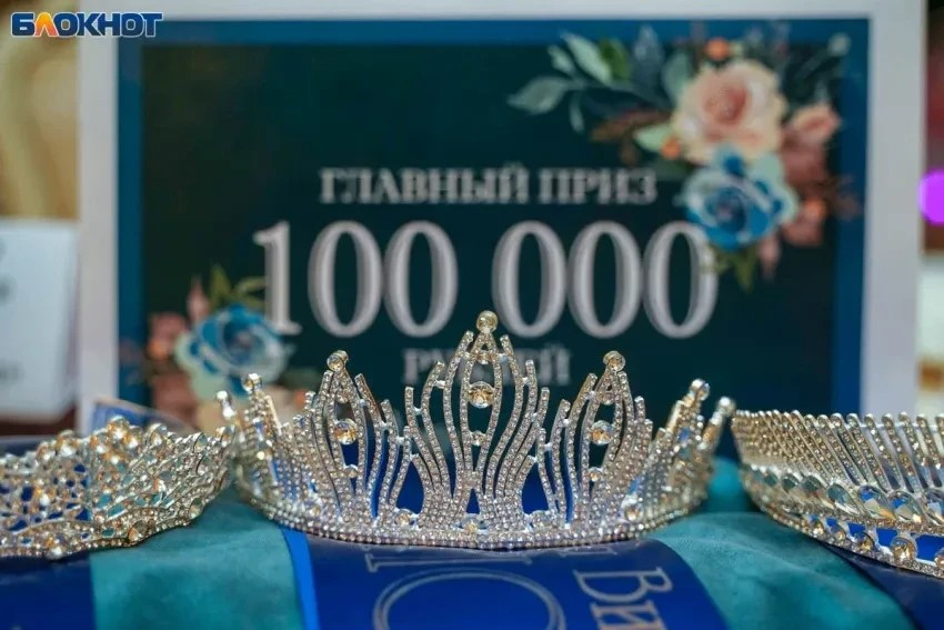 8 девушек в купальниках и битва за корону: вы должны это увидеть!