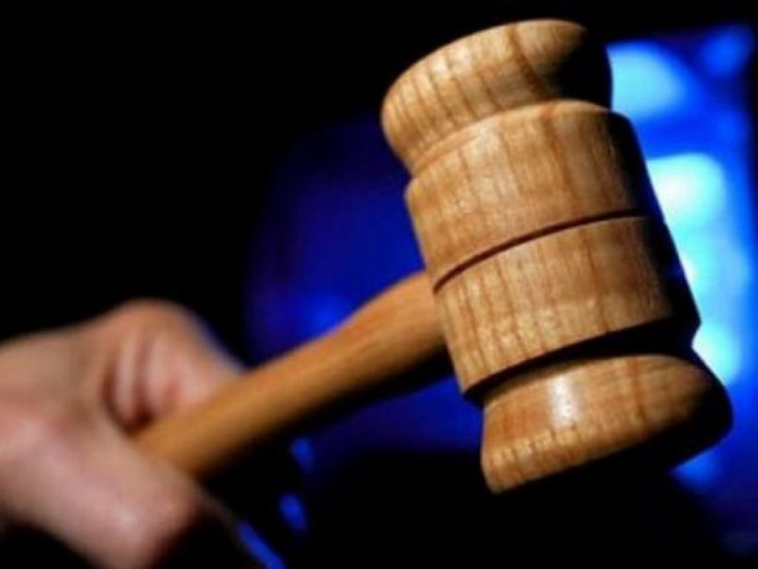 В Волгограде замначальника колонии осудят за дружбу с заключенным 