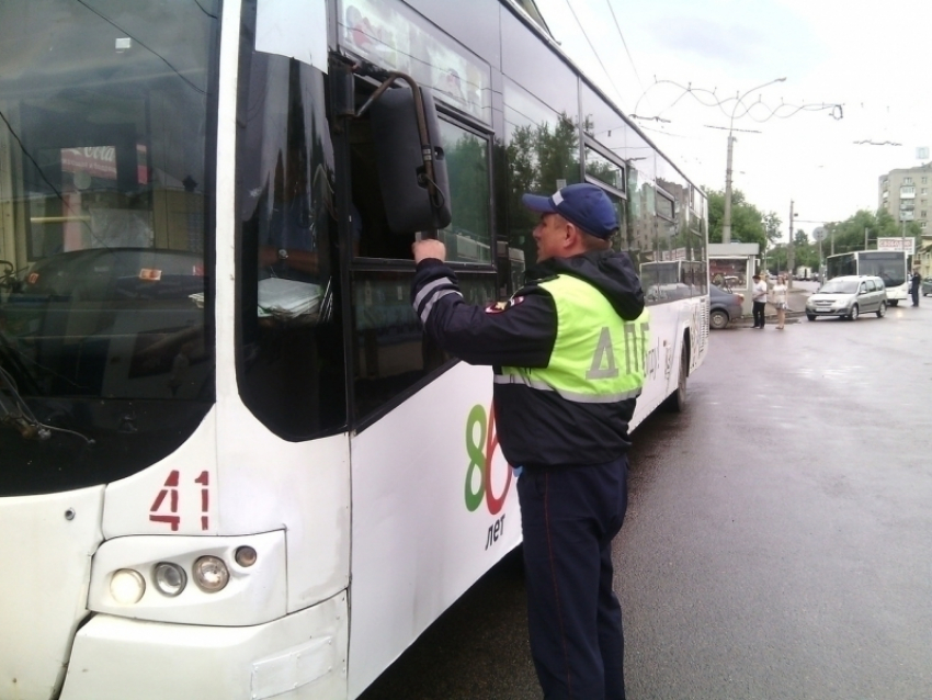 Инспекторы три дня будут проверять в Волгограде маршрутки и автобусы