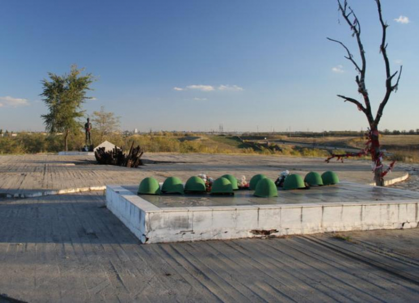 За 230 тысяч спроектируют ремонт братской могилы на «Солдатском поле» в Волгоградской области