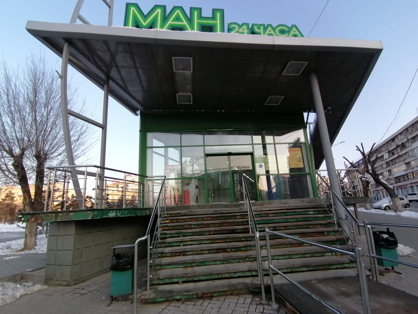 Волгоградцы ждут закрытия пустеющих магазинов «МАН»