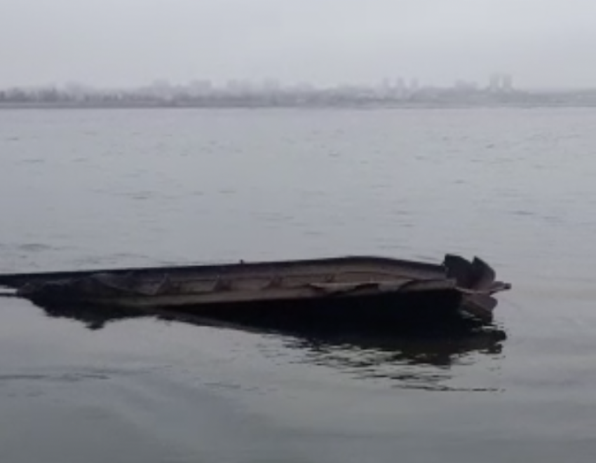 Затонувший буксир времен ВОВ показался из-за рекордного обмеления Волги в Волгограде 