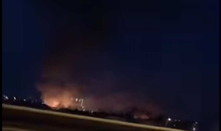 Бушующий на Второй Продольной в Волгограде пожар попал на видео