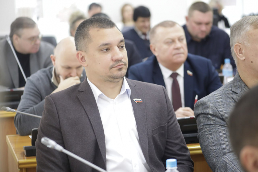 Десятикратный чемпион мира Иван Селезнев покинул Волгоградскую гордуму