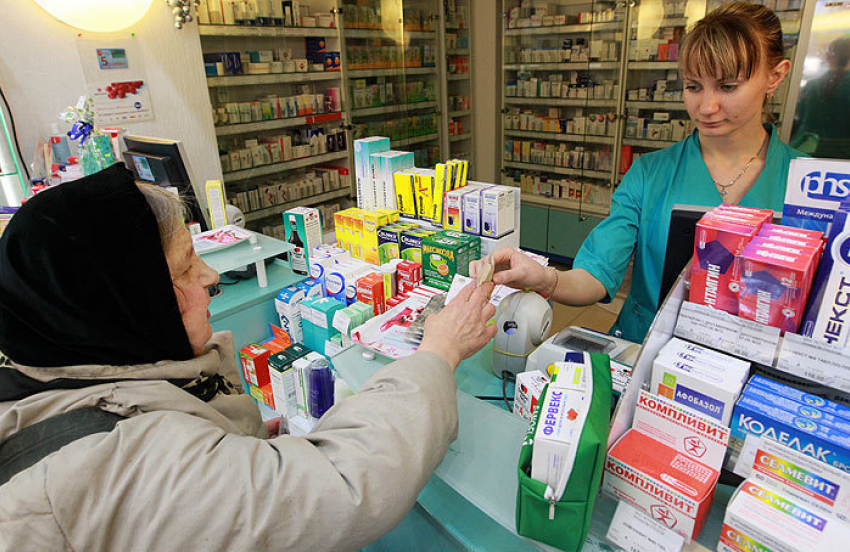 В Волгограде и области аптеки незаконно завышают цены на лекарства