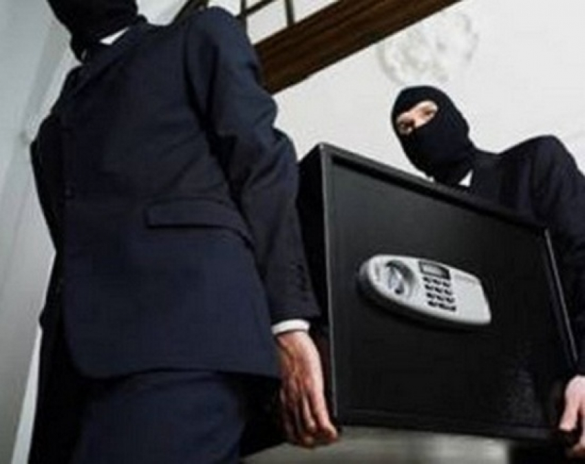 В Волгограде из автомастерской неизвестный похитил 240 тысяч