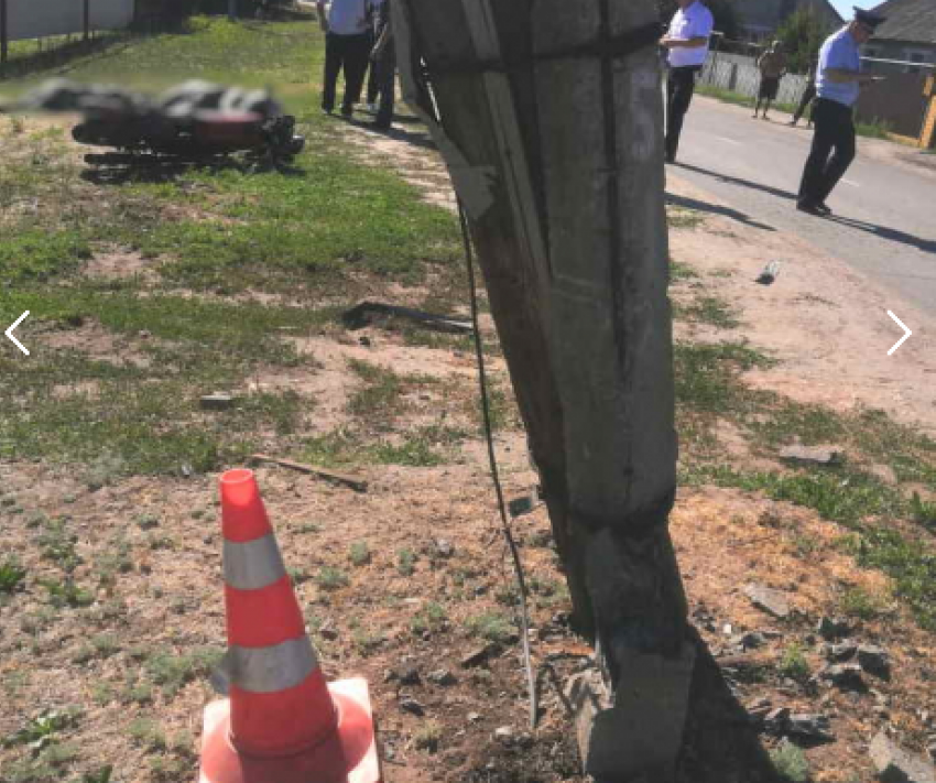 В Волгоградской области мотоцикл налетел на столб: погибли два человека