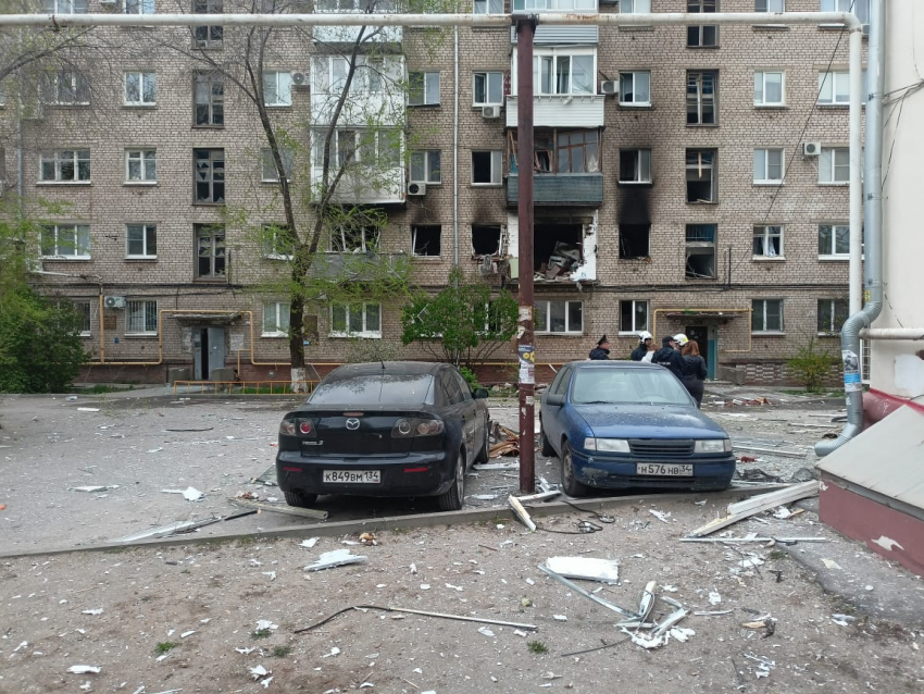 Появились кадры момента взрыва в жилом доме на Титова в Волгограде 