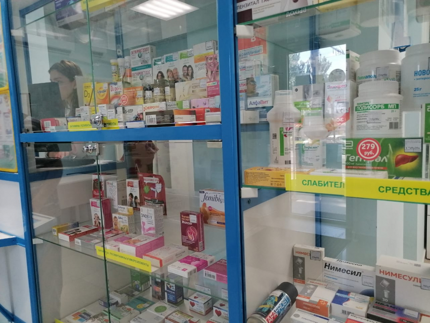 Нет причин для паники: волгоградцев просят не закупать лекарства впрок