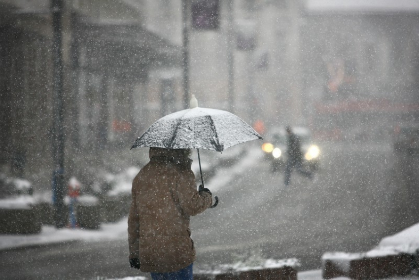 Со снегом и дождем в Волгоград пришли заморозки 