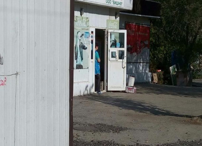 Продавец магазина в Волгограде прославилась из-за своего пристрастия к курению