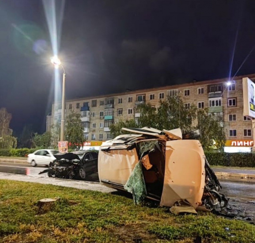 Очевидцев аварии на мосту с пятью пострадавшими ищут в Волгоградской области