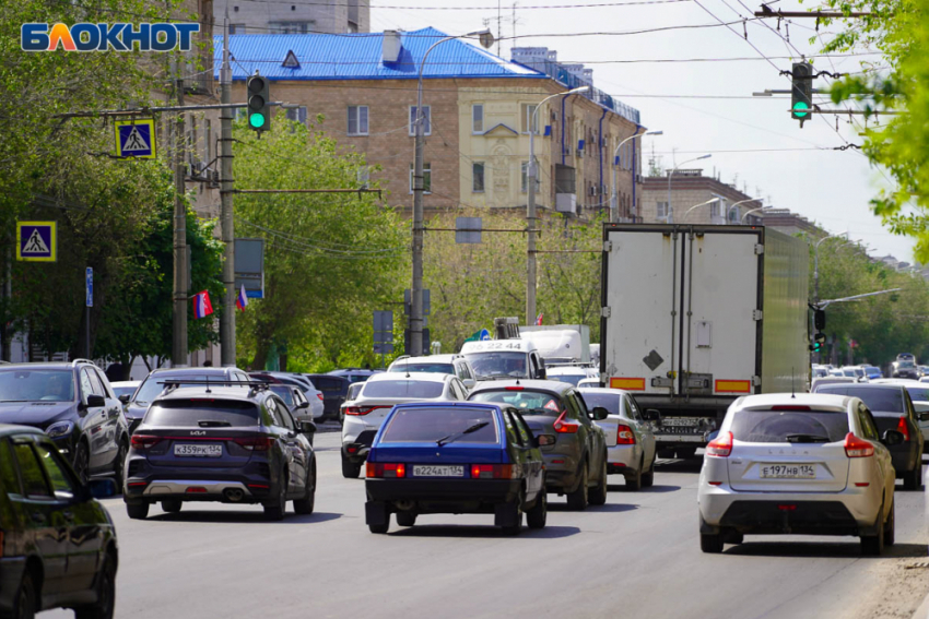 10-километровые пробки образовались на въезде в Волгоград