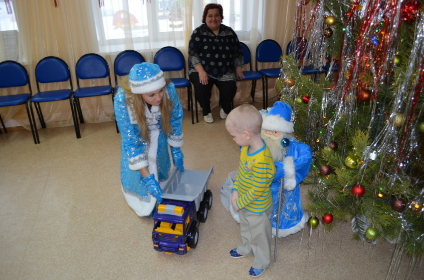 Сотрудники «Ростелекома» исполнили 500 новогодних пожеланий