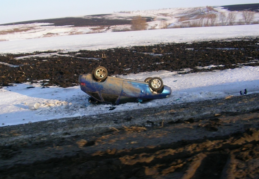 Под Волгоградом погиб 29-летний водитель ВАЗ-2112