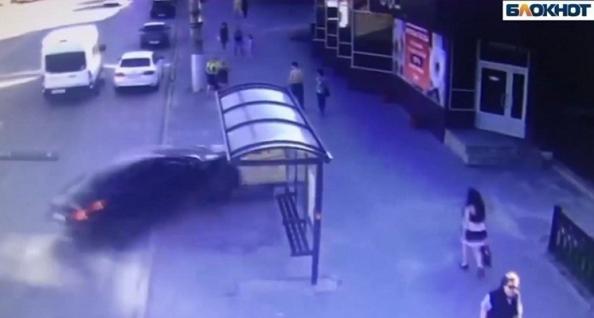 Лихачу грозит 6,5 лет за смерть двух пешеходов на остановке в Ворошиловском районе 