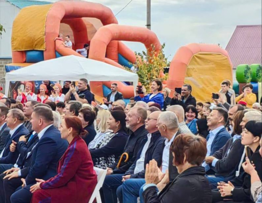 Цвет волгоградской политики неожиданно собрал юбилей села