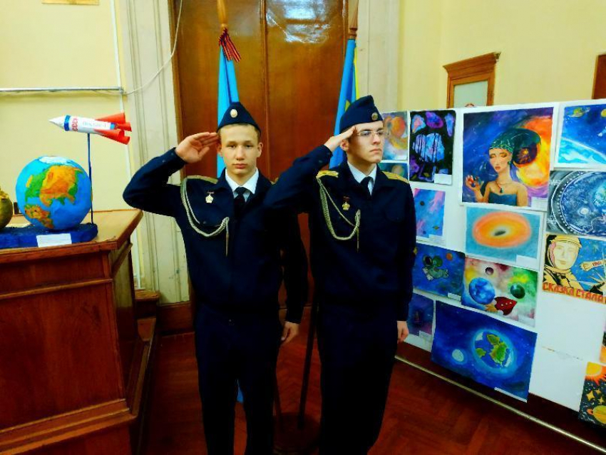 В Волгограде наградили будущих покорителей космоса 