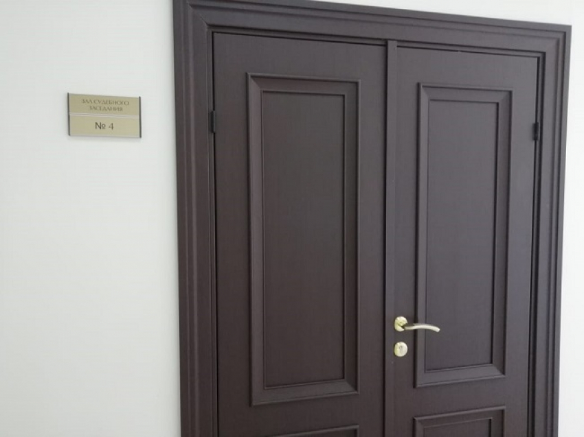 Начальник отдела Жилинспекции отправляется под суд в Волгограде за взятки от УК