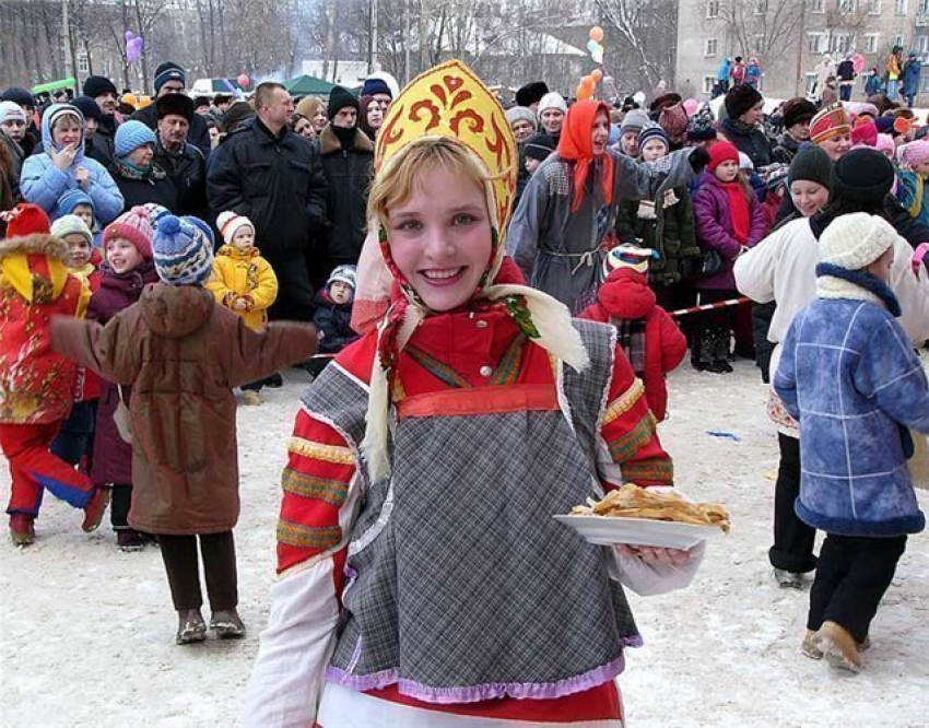 В Волгограде на Масленицу бесплатно угостят блинами и покажут кулачные бои