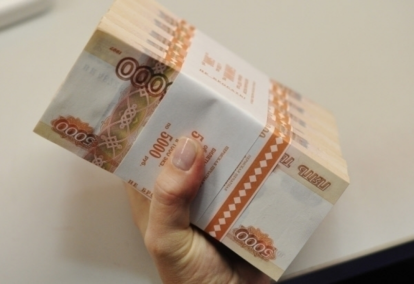 Чиновники Волгоградской области получают самую большую зарплату в ЮФО