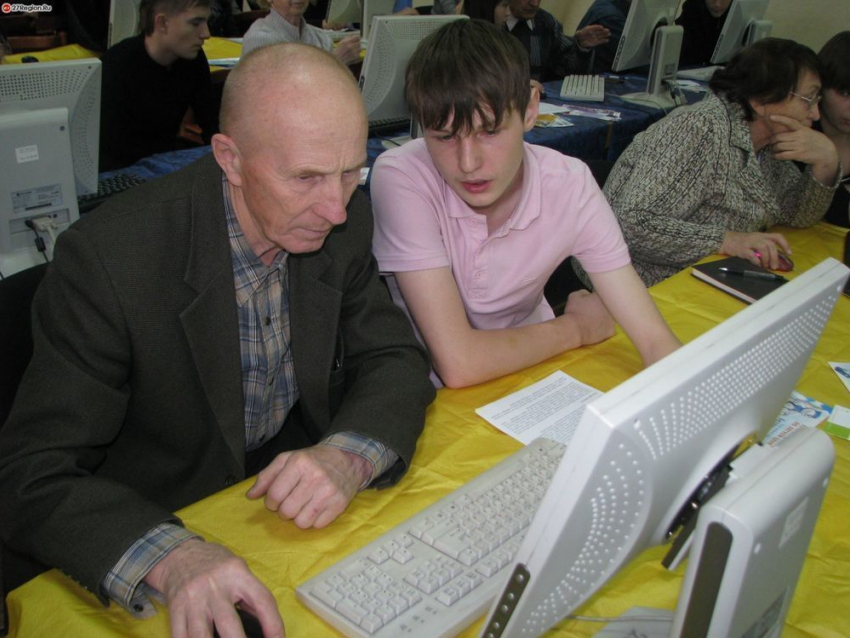 Еще 28 пенсионеров окончили Народный университет