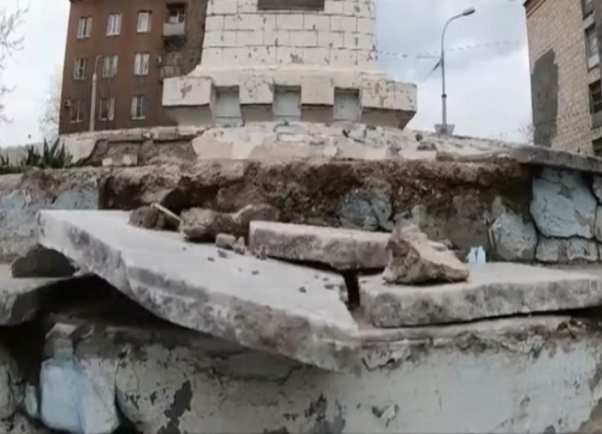 Разрушающиеся военные памятники в Волгограде показали на федеральном канале