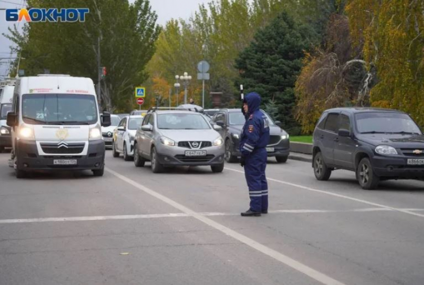 Проезд транспорта запретили по центру Волгограда на три дня