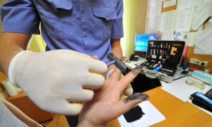 Волгоградские полицейские просят всех добровольно сдать «пальчики»