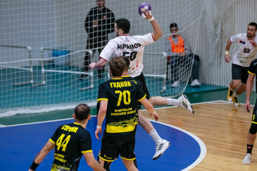 «Каустик» проиграл в Саратове 