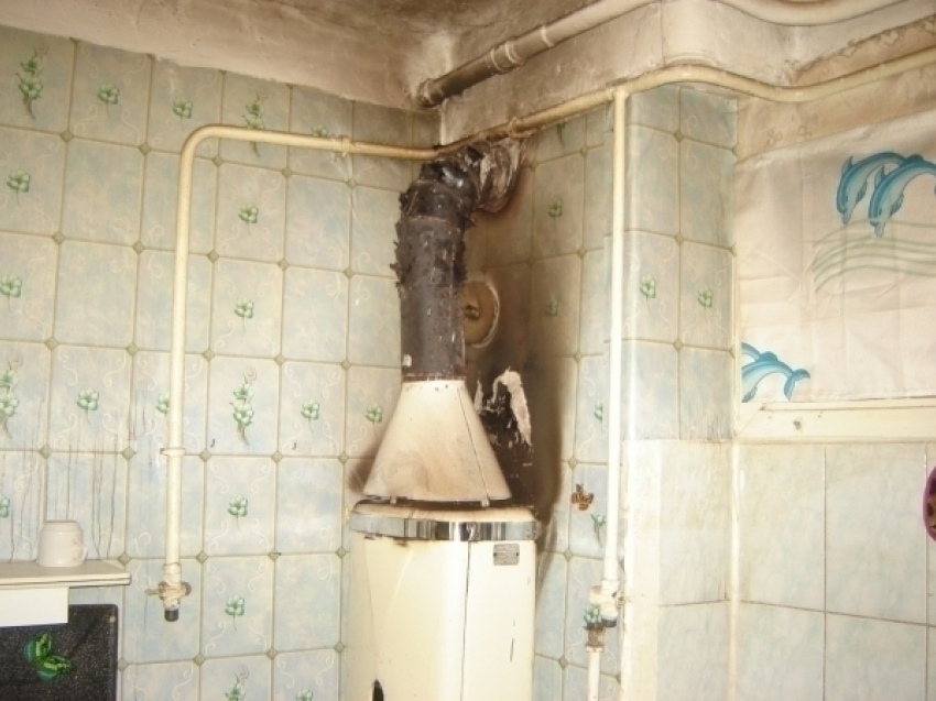 В Камышине от угарного газа погибли женщина и два ее сына 