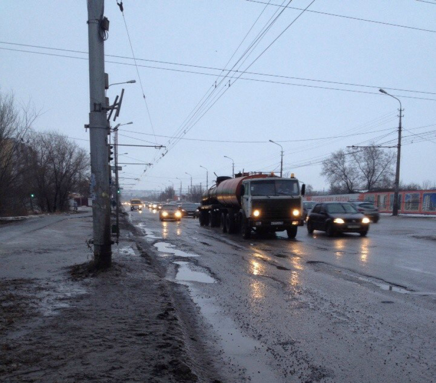 В Волгоградской области ведутся круглосуточно дорожные работы