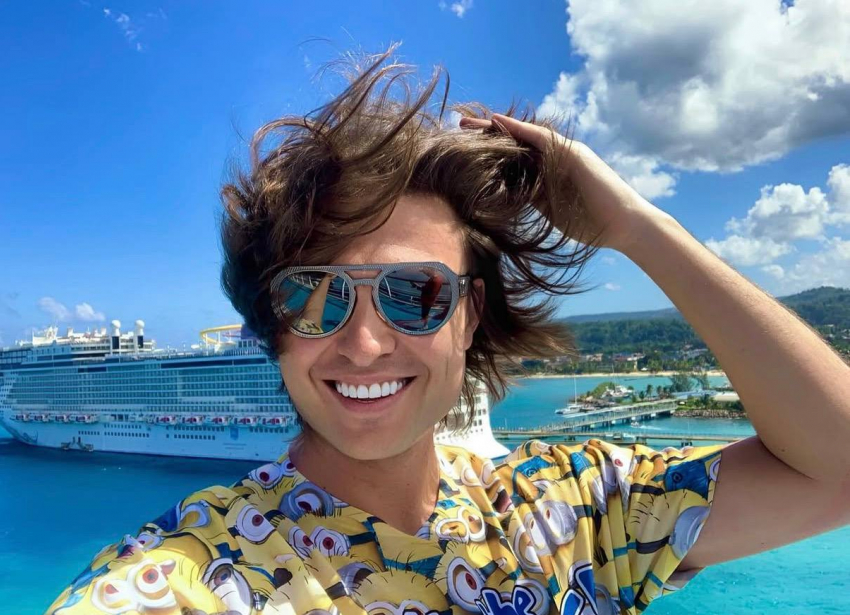 Новый повод для зависти дал обнажившийся Прохор Шаляпин