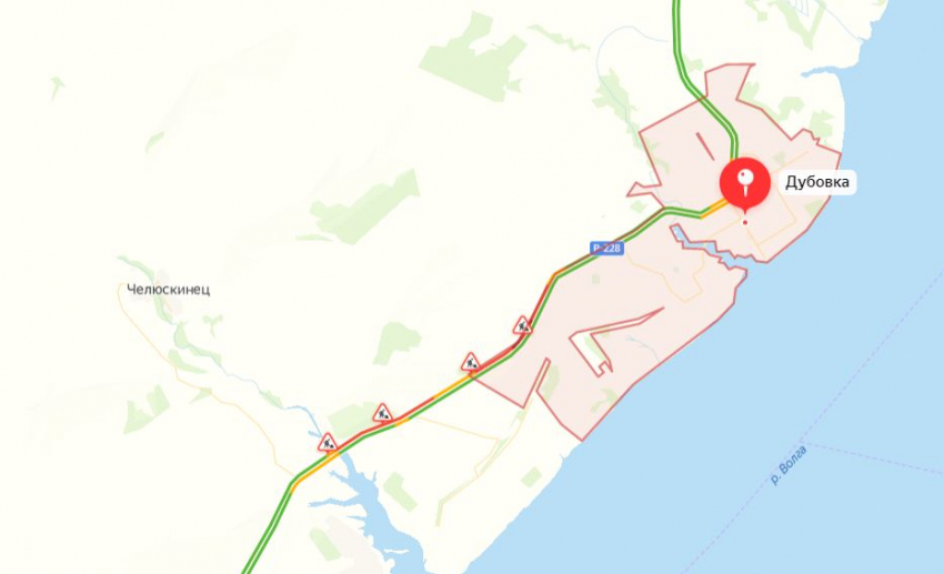 Трасса до Дубовки в Волгоградской области встала в гигантской пробке