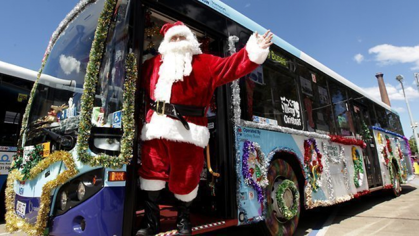 Новогодние автобусы с Дедом Морозом «на борту» курсируют по Волжскому 