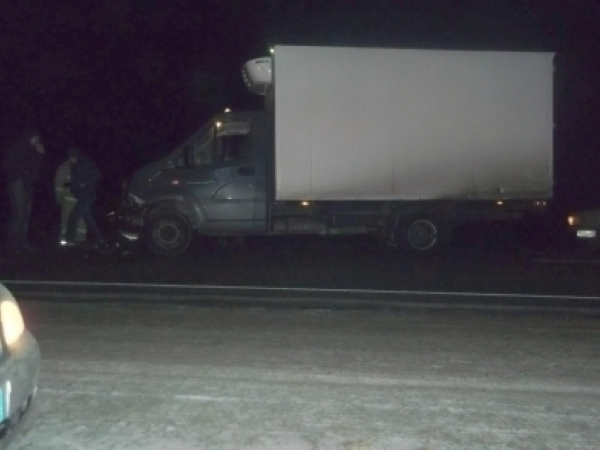 Волгоградец на грузовике сбил 47-летнего мужчину в Астраханской области