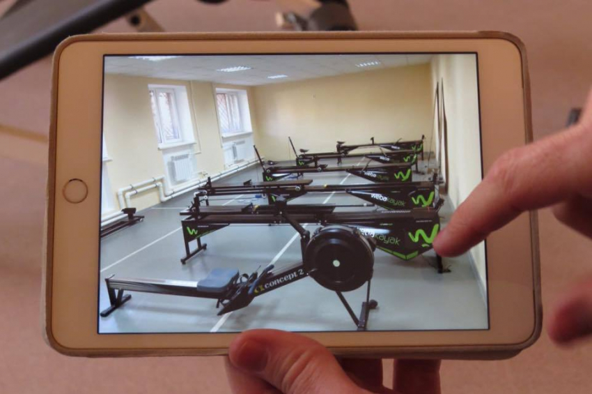 Олимпийский чемпион открыл в Волгограде зал для обучения гребле