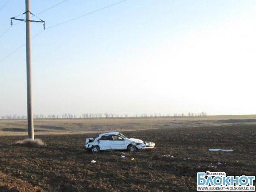 В Волгоградский области иномарка улетела в кювет: водитель погиб на месте ДТП