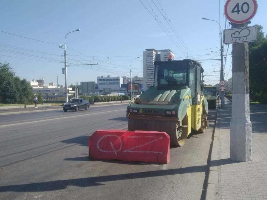 На Астраханском мосту в Волгограде перестелили свежий асфальт